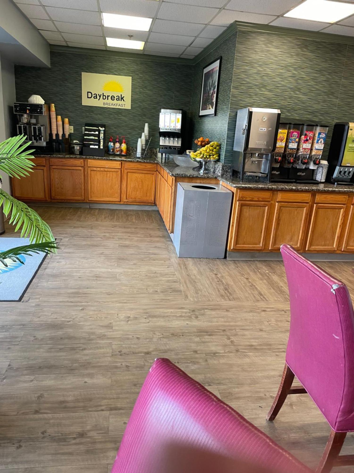 Days Inn By Wyndham Virginia Beach At The Beach Extérieur photo
